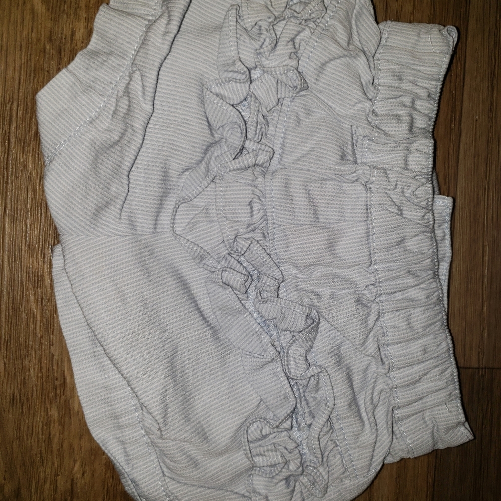 Ruffle butt striped shorts